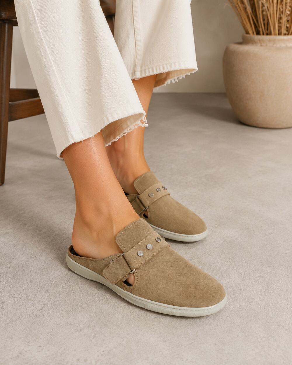 Rebecca Minkoff Womens Beige Mika Round Toe Flat Comfort Mule Shoes Size 8.5